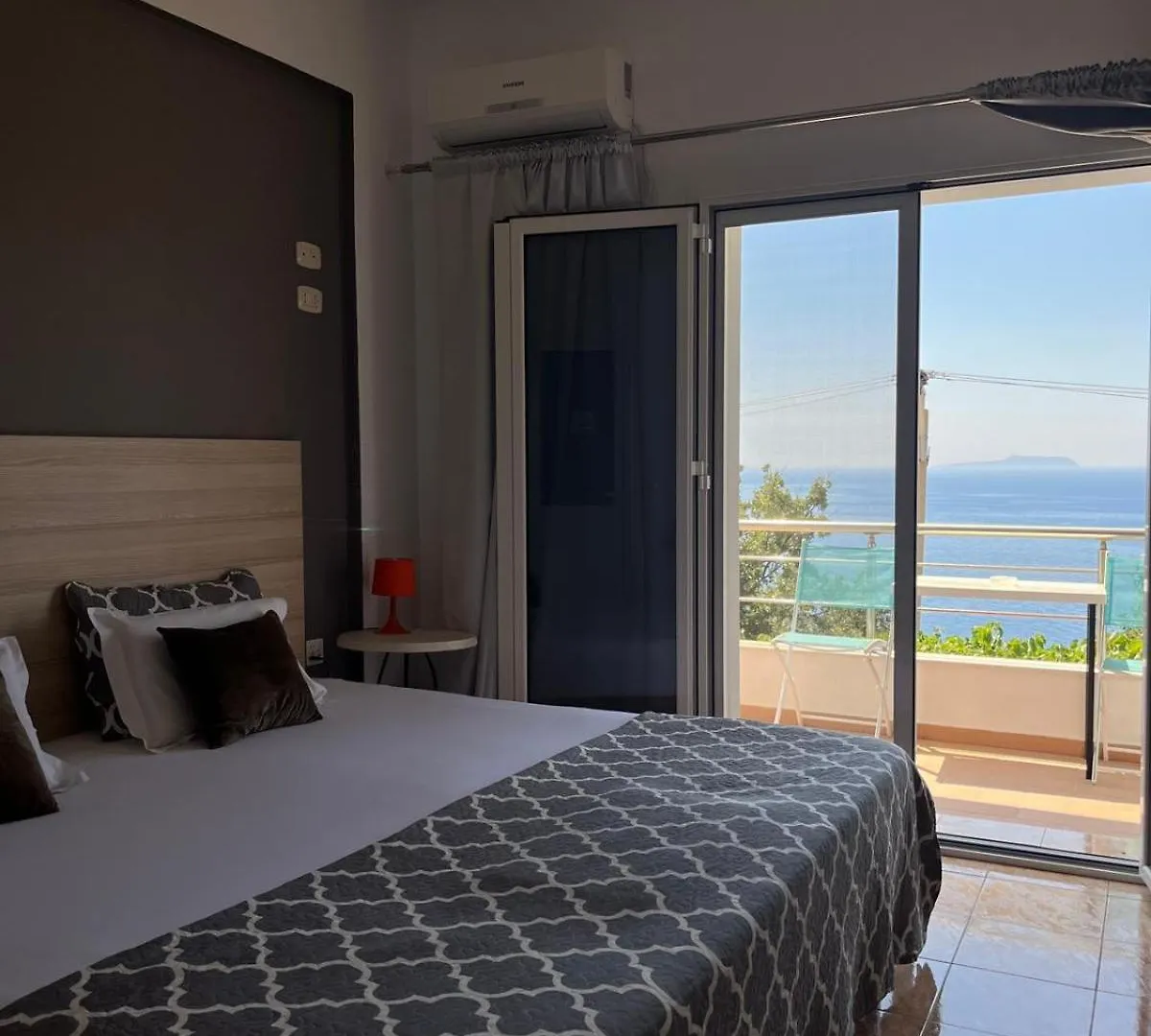 Hotel Salt Life à Dhërmi Maison d'hôtes