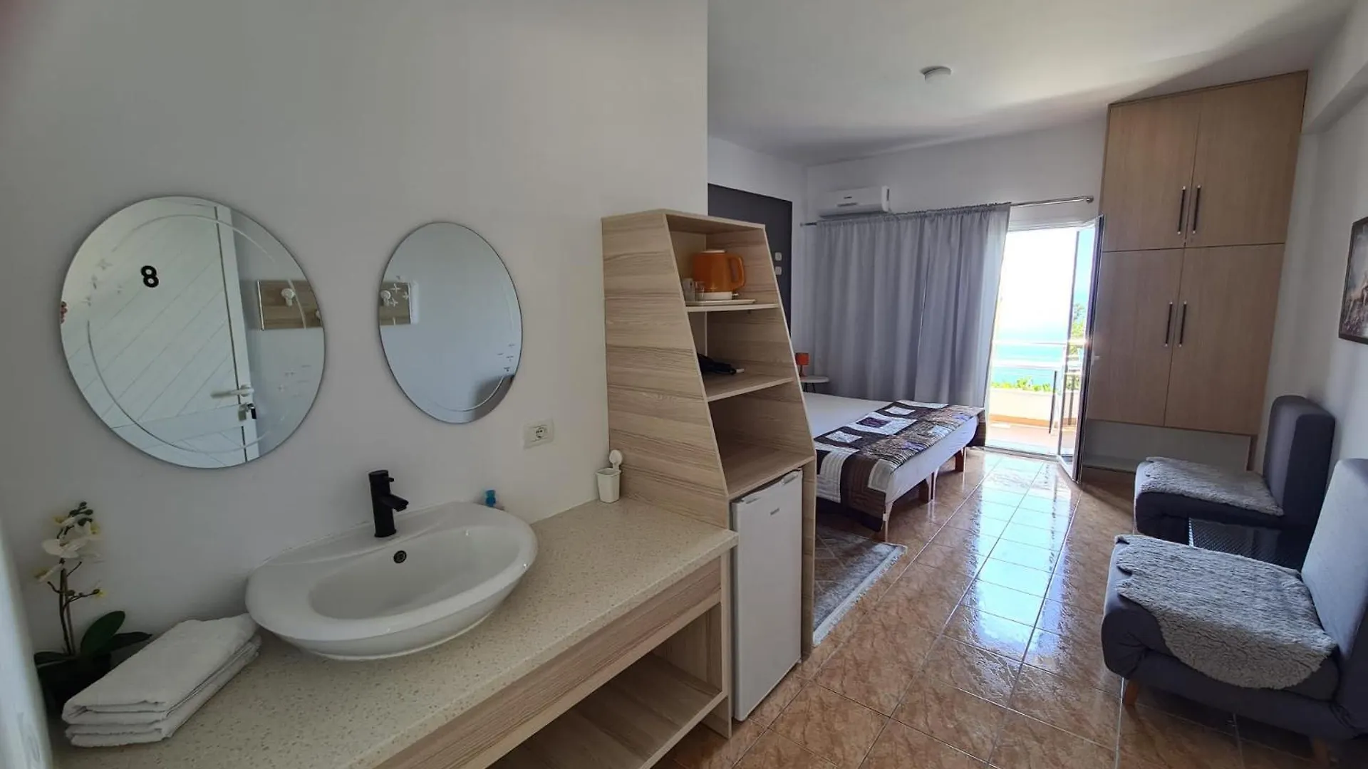 Salt Life Hotel Dhermi Guest house