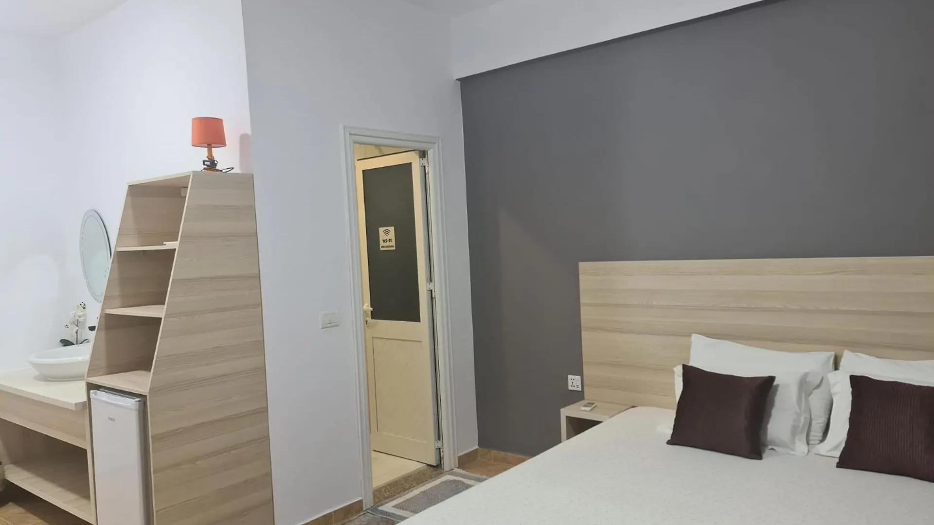 Salt Life Hotel Dhermi Guest house