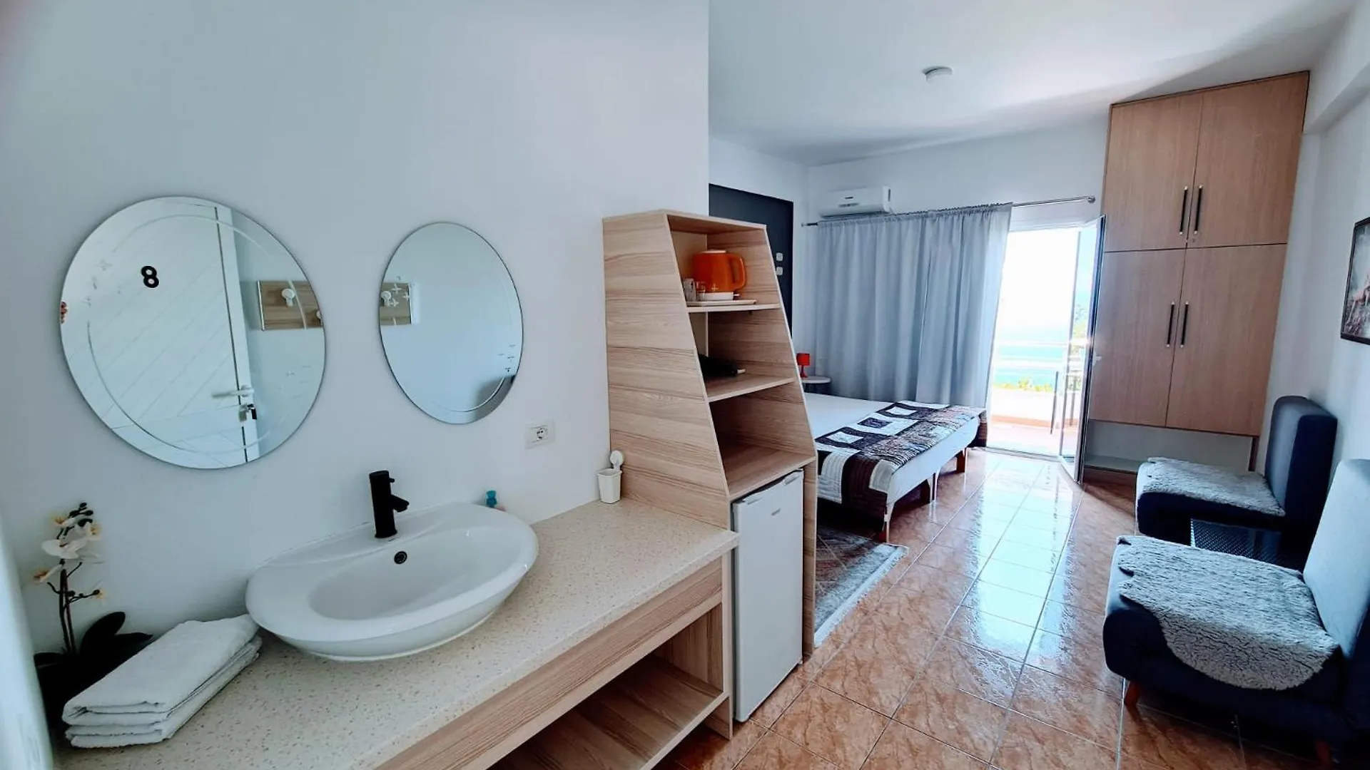 Salt Life Hotel Dhermi Guest house